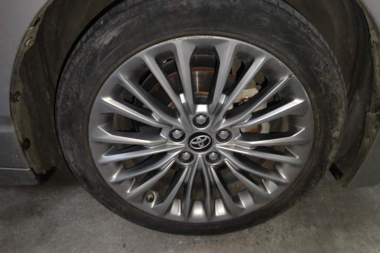 Used Toyota Avalon 2019 Dual-Engine 2.5L XLE Prestige Version China VI Standard Exterior 7