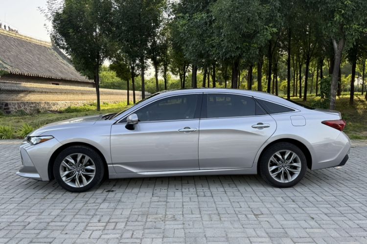 Used Toyota Avalon 2019 2.0L Luxury Edition China VI Standard Exterior 8