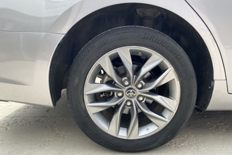 Used Toyota Avalon 2019 Dual-Engine 2.5L Luxury Edition China VI Standard Exterior 9