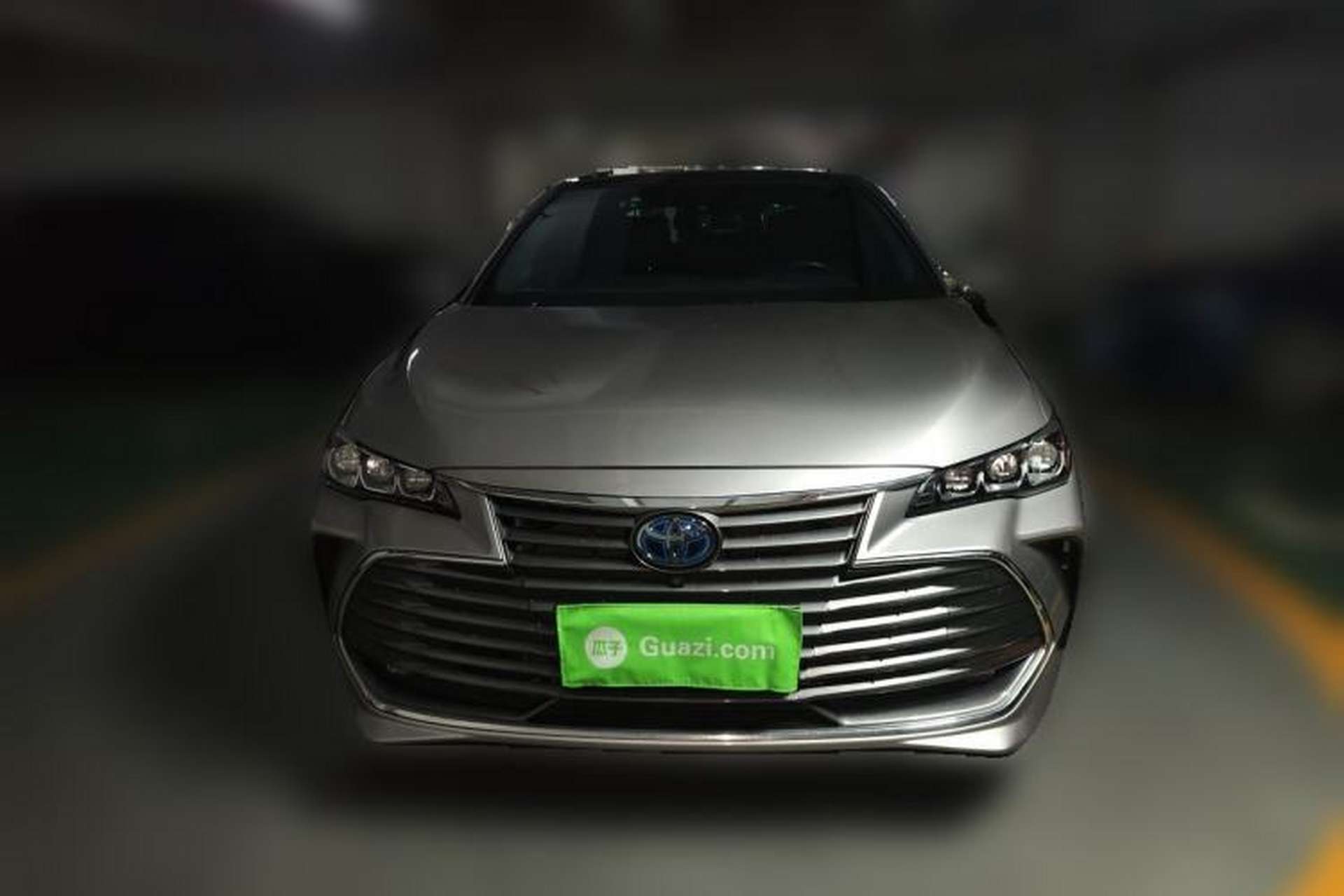 Used Toyota Avalon 2019 Dual-Engine 2.5L XLE Prestige Version China VI Standard Front