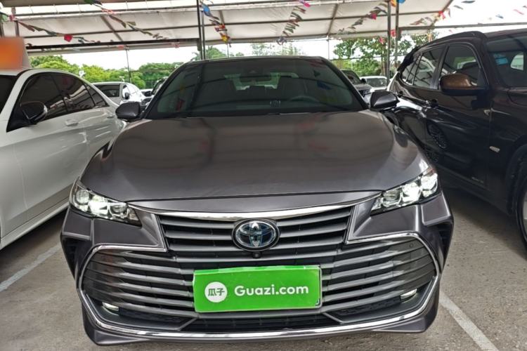 Used Toyota Avalon 2019 Dual-Engine 2.5L XLE Prestige Version China VI Standard Front