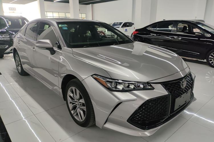 Used Toyota Avalon 2019 2.5L Ambition Version China VI Standard Front Right 45 Deg
