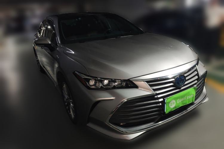 Used Toyota Avalon 2019 Dual-Engine 2.5L XLE Prestige Version China VI Standard Front Right 45 Deg