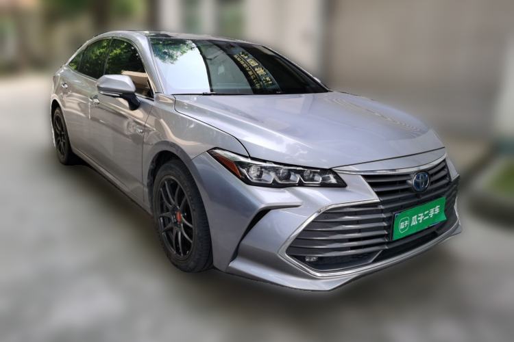 Used Toyota Avalon 2019 Dual-Engine 2.5L XLE Prestige Version China VI Standard Front Right 45 Deg