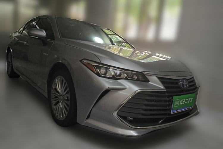 Used Toyota Avalon 2019 Dual-Engine 2.5L XLE Prestige Version China VI Standard Front Right 45 Deg