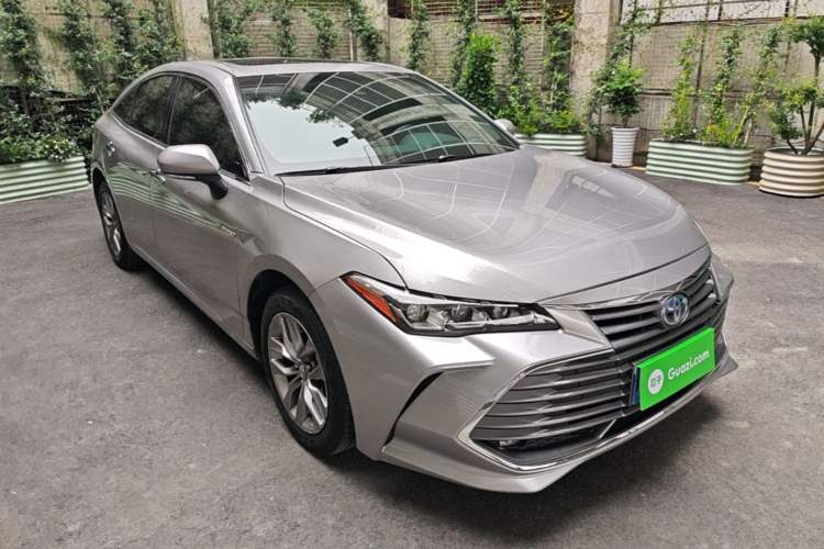 Used Toyota Avalon 2019 Dual-Engine 2.5L Luxury Edition China VI Standard Front Right 45 Deg