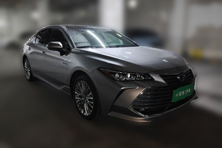 Used Toyota Avalon 2019 Dual-Engine 2.5L XLE Prestige Version China VI Standard Front Right 45 Deg