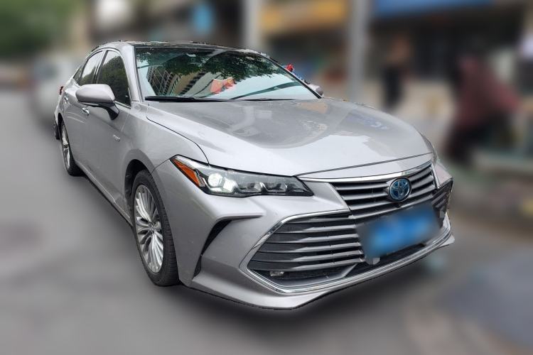 Used Toyota Avalon 2019 Dual-Engine 2.5L XLE Prestige Version China VI Standard Front Right 45 Deg