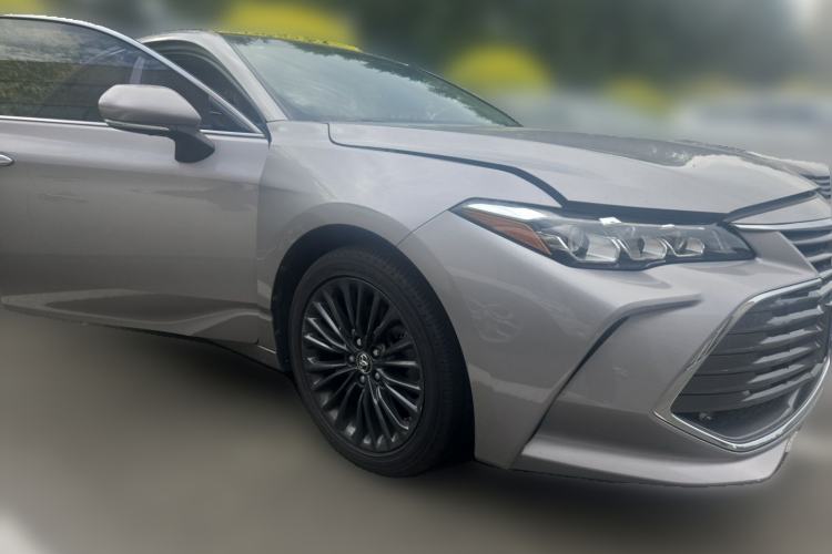 Used Toyota Avalon 2019 2.5L Touring Premium Version China VI Standard Front Right 45 Deg