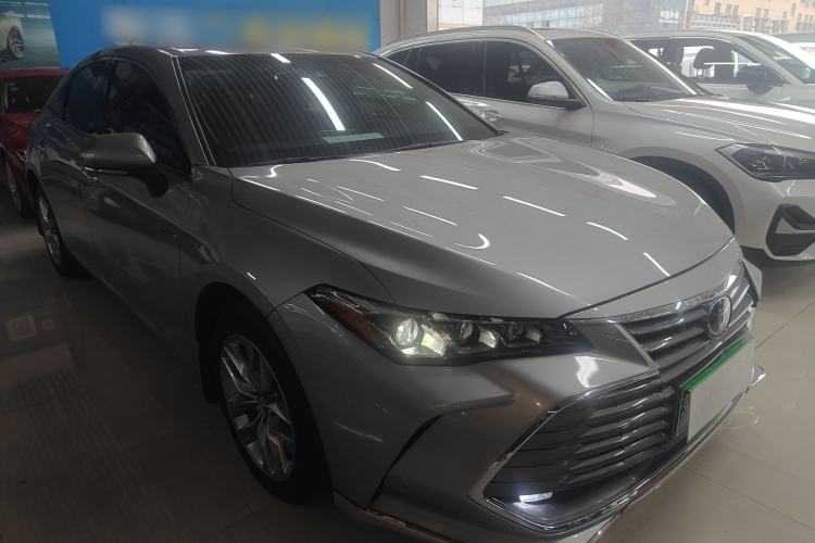 Used Toyota Avalon 2019 Dual-Engine 2.5L Luxury Edition China VI Standard Front Right 45 Deg