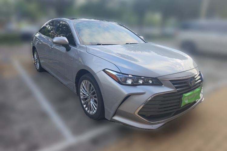 Used Toyota Avalon 2019 Dual-Engine 2.5L XLE Prestige Version China VI Standard Front Right 45 Deg