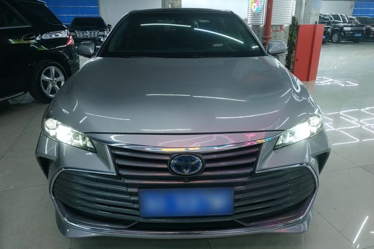 Used Toyota Avalon 2019 Dual-Engine 2.5L XLE Prestige Version China VI Standard Front
