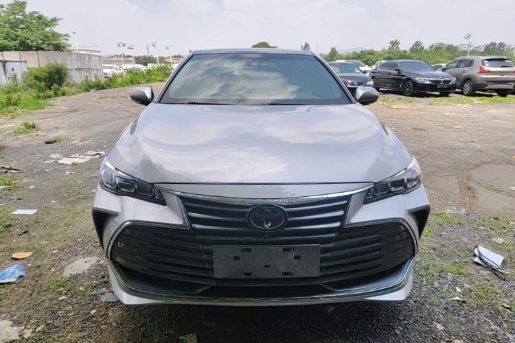 Used Toyota Avalon 2019 Dual-Engine 2.5L Limited Flagship Edition China V Standard Front