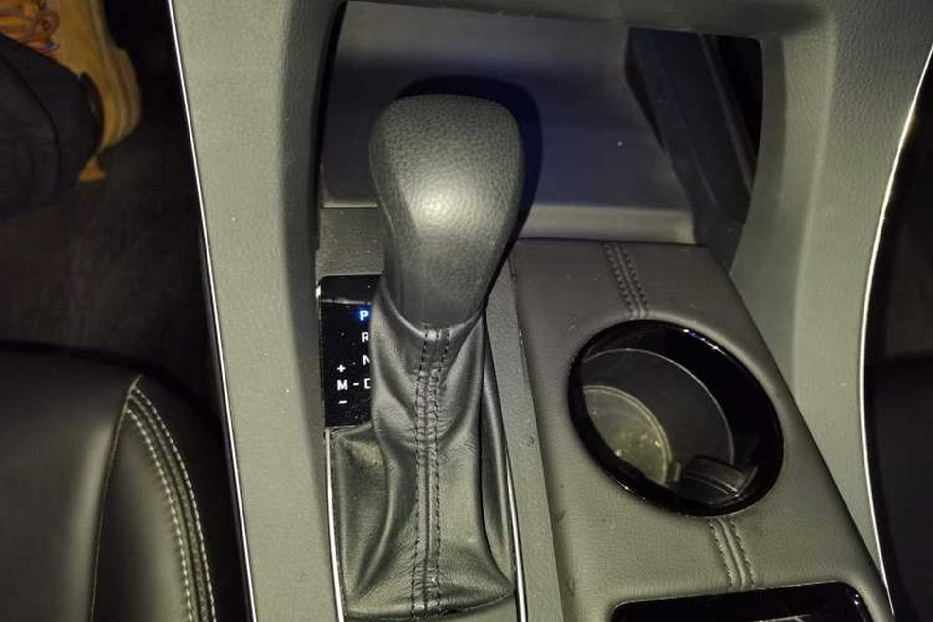 Used Toyota Avalon 2019 2.0L Ambition Edition China VI Gear Lever