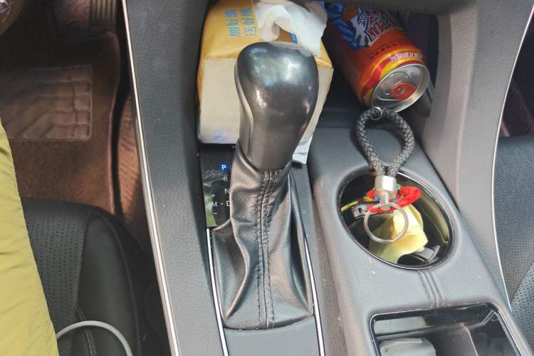 Used Toyota Avalon 2019 2.0L Luxury Edition China VI Standard Gear Lever