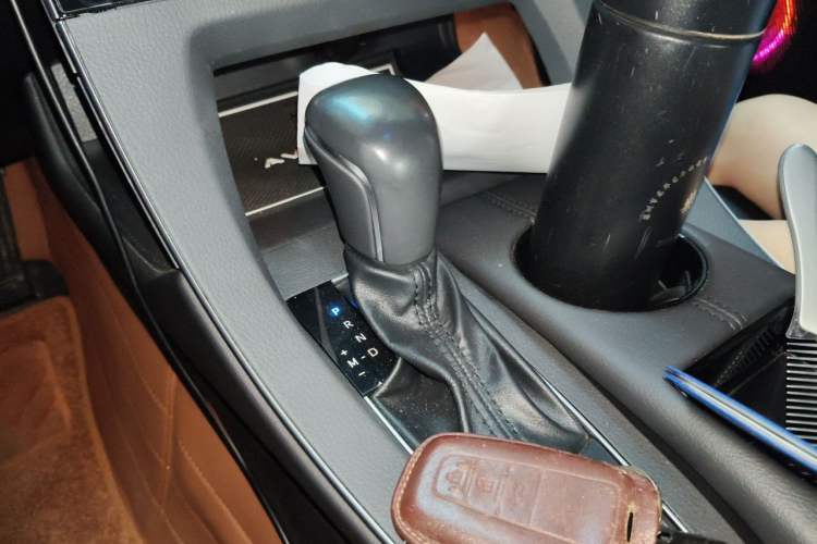 Used Toyota Avalon 2019 2.0L Luxury Edition China VI Standard Gear Lever