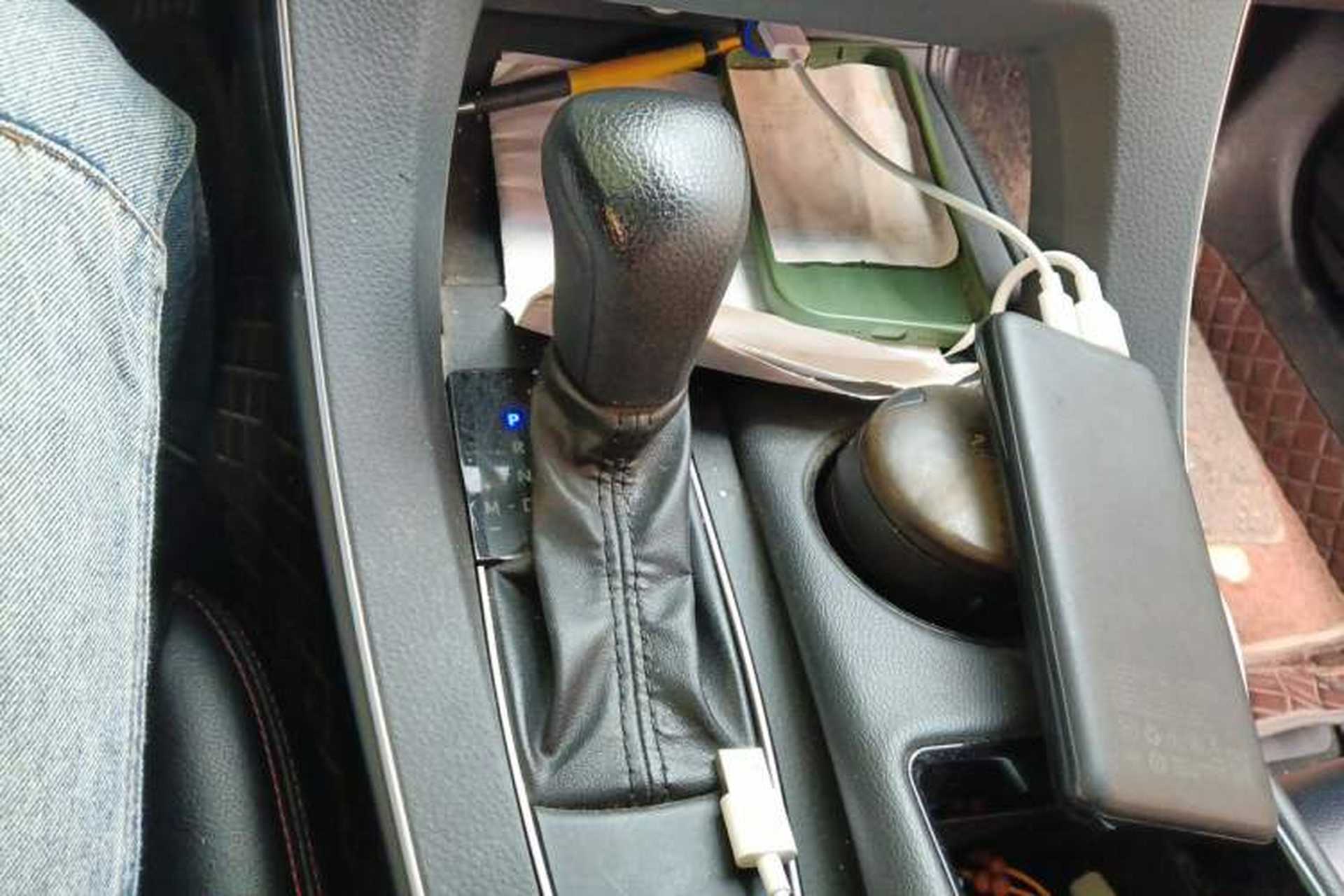 Used Toyota Avalon 2019 2.0L Ambition Edition China VI Gear Lever