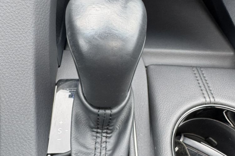 Used Toyota Avalon 2019 Dual-Engine 2.5L Luxury Edition China VI Standard Gear Lever