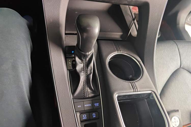 Used Toyota Avalon 2019 2.5L Touring Premium Version China V Standard Gear Lever