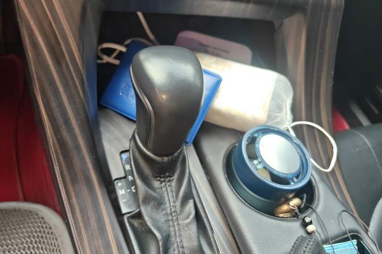 Used Toyota Avalon 2019 2.0L XLE Premium Edition China VI Gear Lever