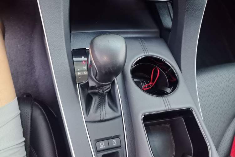 Used Toyota Avalon 2019 2.0L Luxury Edition China VI Standard Gear Lever