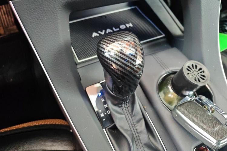Used Toyota Avalon 2019 2.0L XLE Premium Edition China VI Gear Lever