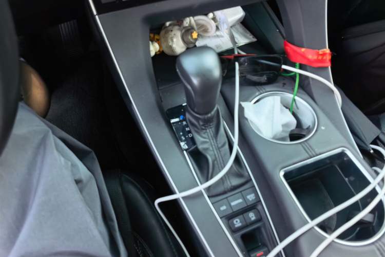Used Toyota Avalon 2019 2.5L Touring Premium Version China VI Standard Gear Lever