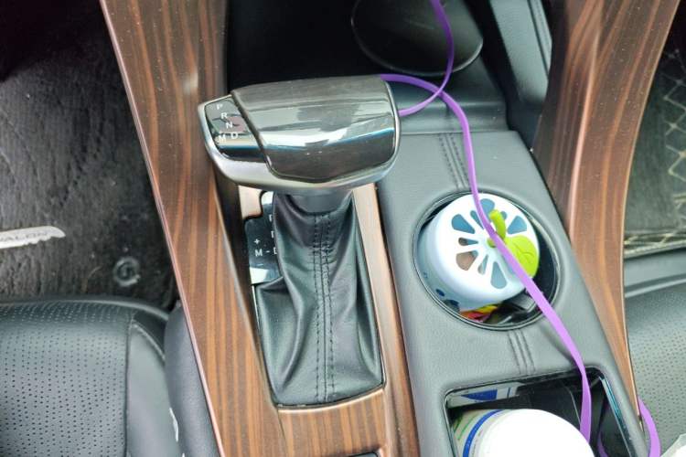 Used Toyota Avalon 2019 2.0L Luxury Edition China VI Standard Gear Lever