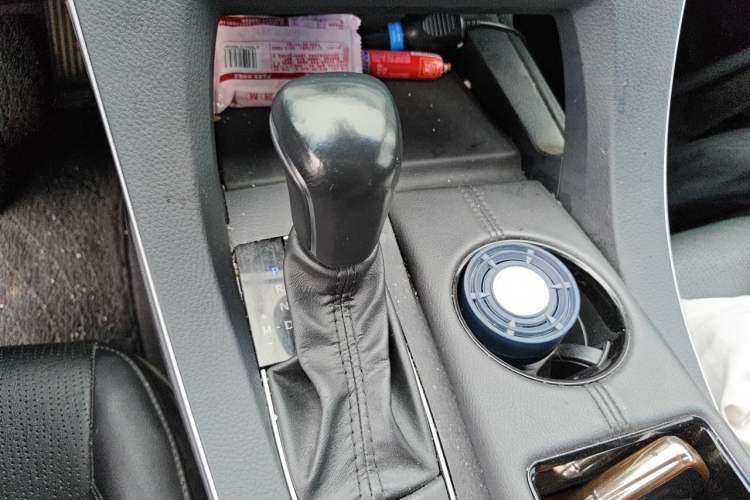 Used Toyota Avalon 2019 2.0L Luxury Edition China VI Standard Gear Lever