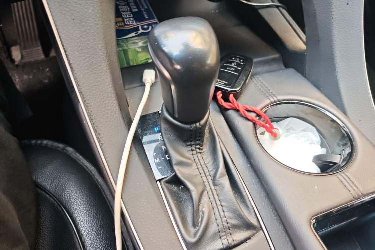 Used Toyota Avalon 2019 2.0L XLE Premium Edition China VI Gear Lever
