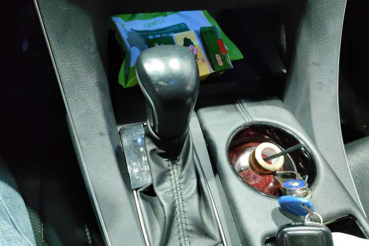 Used Toyota Avalon 2019 2.0L XLE Premium Edition China VI Gear Lever
