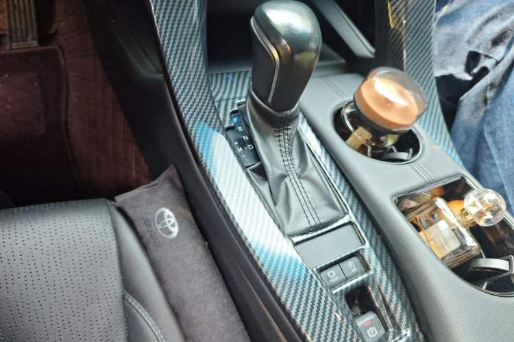 Used Toyota Avalon 2019 2.0L Luxury Edition China VI Standard Gear Lever