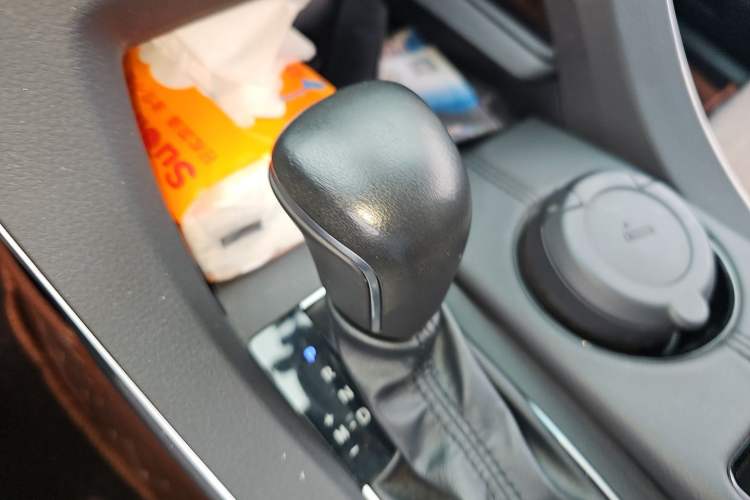 Used Toyota Avalon 2019 2.0L Luxury Edition China VI Standard Gear Lever