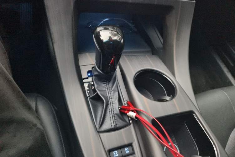 Used Toyota Avalon 2019 2.0L Luxury Edition China VI Standard Gear Lever