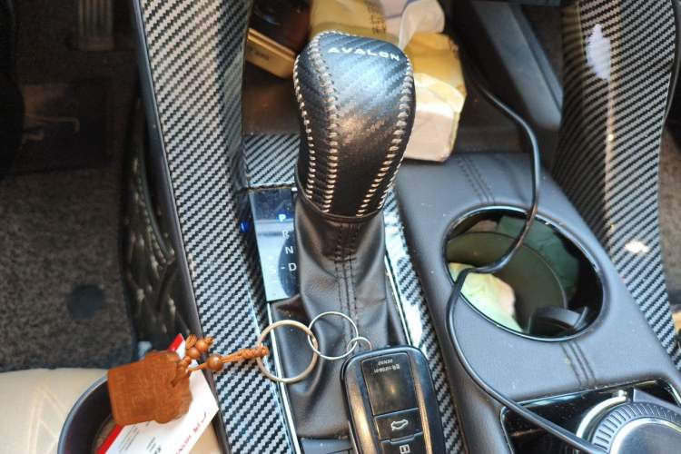 Used Toyota Avalon 2019 2.5L Ambition Version China VI Standard Gear Lever