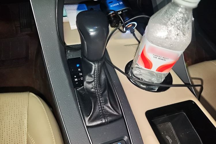 Used Toyota Avalon 2019 2.0L XLE Premium Edition China VI Gear Lever