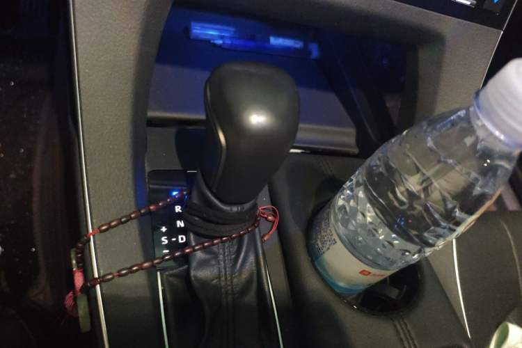 Used Toyota Avalon 2019 Dual-Engine 2.5L Luxury Edition China VI Standard Gear Lever