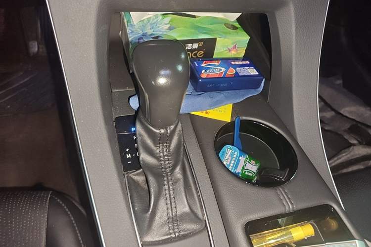 Used Toyota Avalon 2019 2.0L Luxury Edition China VI Standard Gear Lever