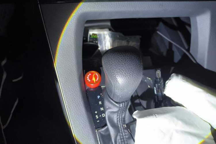 Used Toyota Avalon 2019 2.5L Ambition Version China VI Standard Gear Lever