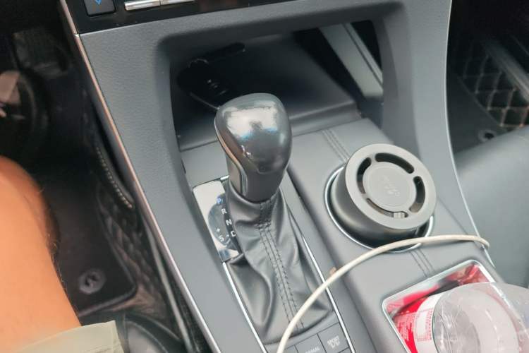 Used Toyota Avalon 2019 2.5L Touring Premium Version China VI Standard Gear Lever