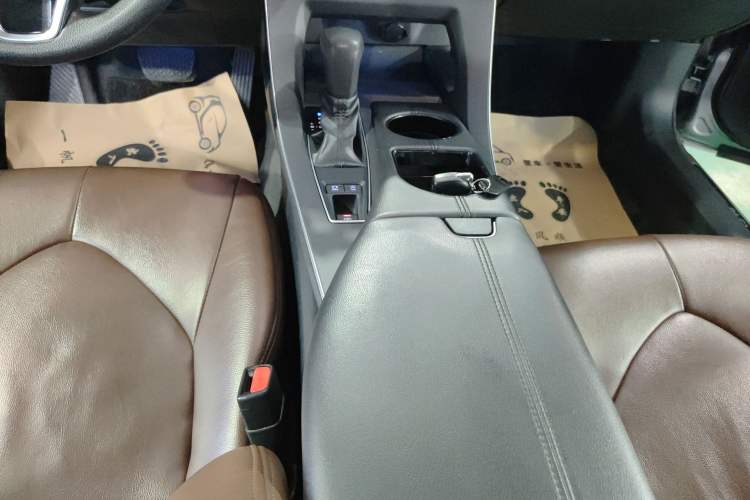 Used Toyota Avalon 2019 2.0L Ambition Edition China VI Gear Lever