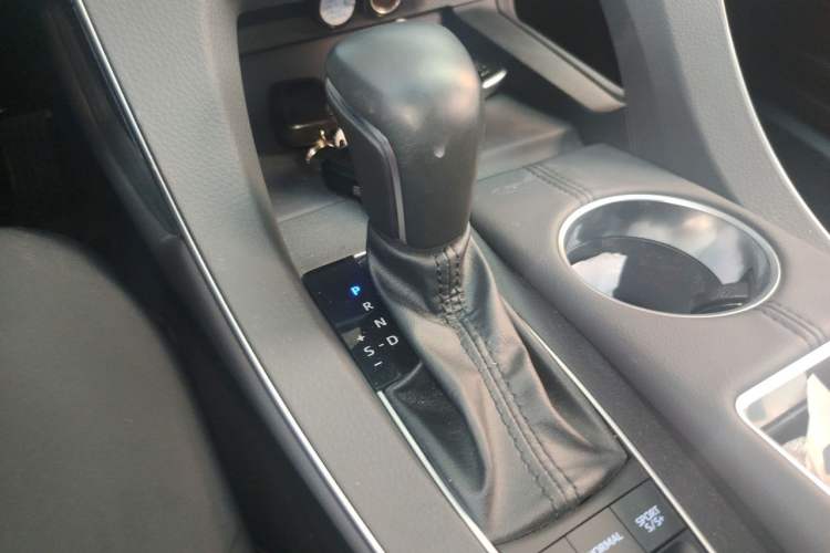 Used Toyota Avalon 2019 2.5L Touring Premium Version China V Standard Gear Lever