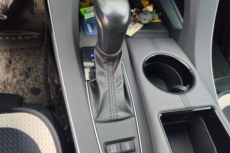 Used Toyota Avalon 2019 2.0L XLE Premium Edition China VI Gear Lever