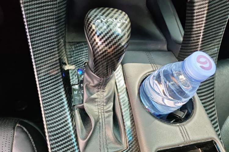 Used Toyota Avalon 2019 2.0L XLE Premium Edition China VI Gear Lever