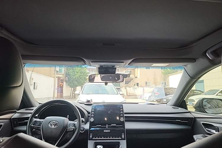 Used Toyota Avalon 2019 2.0L Luxury Edition China VI Standard Headliner