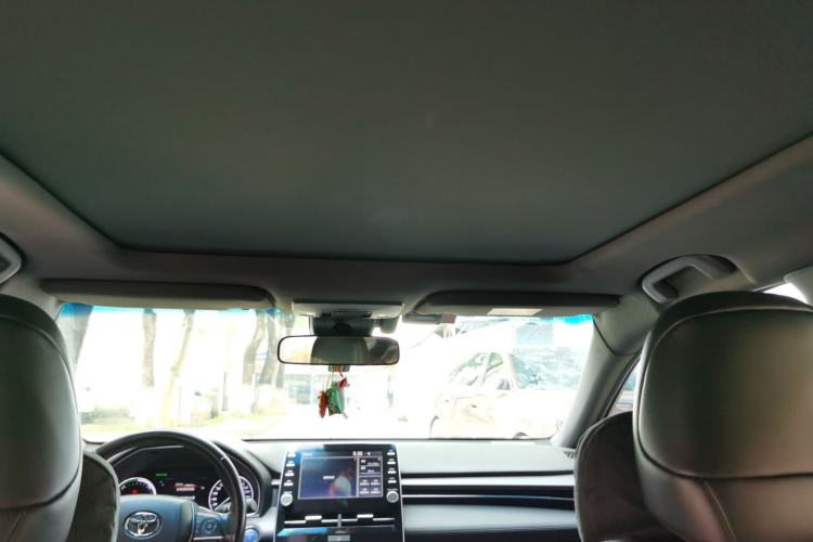 Used Toyota Avalon 2019 Dual-Engine 2.5L XLE Prestige Version China VI Standard Headliner