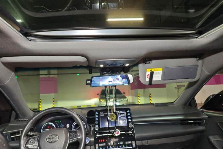 Used Toyota Avalon 2019 Dual-Engine 2.5L XLE Prestige Version China V Standard Headliner