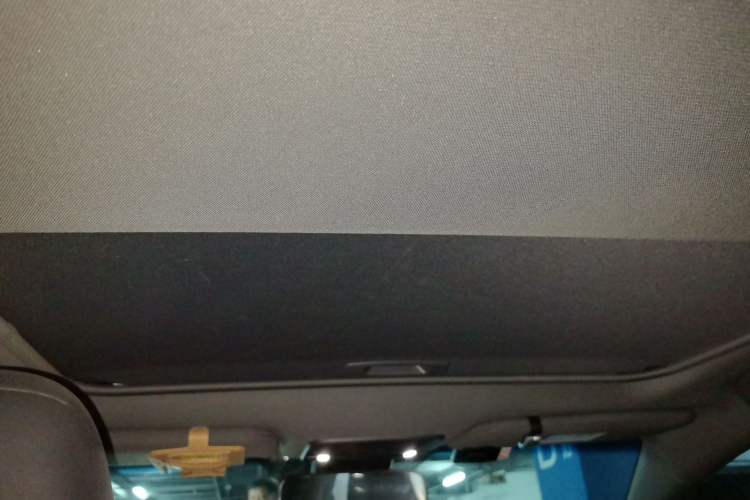 Used Toyota Avalon 2019 2.0L Luxury Edition China VI Standard Headliner