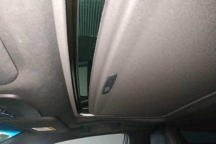 Used Toyota Avalon 2019 2.0L Luxury Edition China VI Standard Headliner
