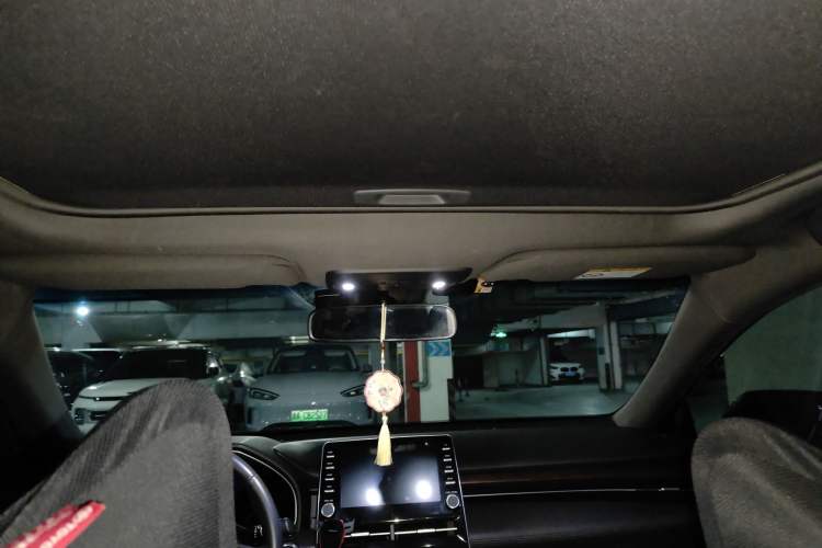 Used Toyota Avalon 2019 2.0L Luxury Edition China VI Standard Headliner